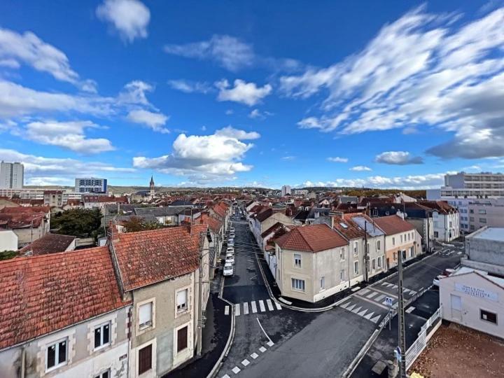 Au Bonheur Des Damiettes Apartment Montlucon Luaran gambar